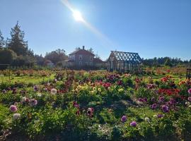 Woodside Farm Country Inn, hotel u gradu Sooke
