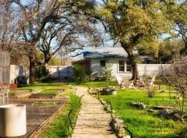 Charming & Historic 2-BR Home on an Eco Farm