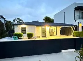 Modern Studio Stylish &Cozy Ieft Unit