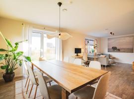 ruhige Lage Glasfaser WLAN Sonnenhaus mit Garten, Hotel in Ellerhoop