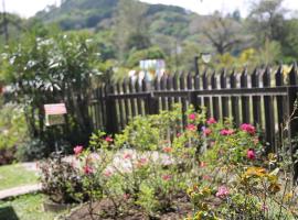 Cozy Home, hotel a Volcán