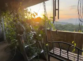 Pekoetrails Hantana Homestay