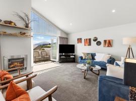 Spacious Alpine View Resort, hytte i Wanaka