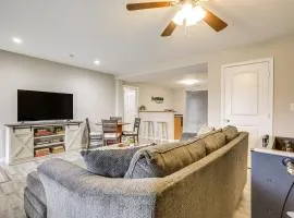 Lake Anna Retreat with Private Beach, Hot Tub Access