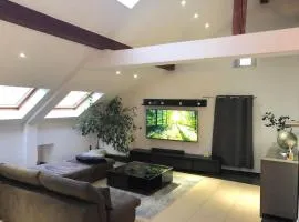 Cozy 120m Apartment with 3 Bedrooms and 1 Cinema