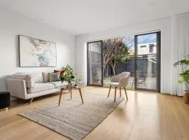 South Yarra Luxe - Spacious Townhouse & Parking