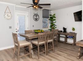 NEW! Remodeled & Upgraded Vacation Apartment, accommodation in Sandusky