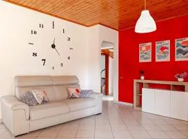 Free Parking - Quiet and Bright City Center Apartment
