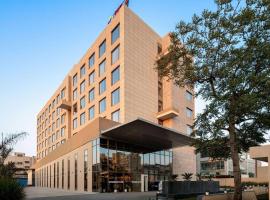 Ramada Encore By Wyndham Bhiwadi Phool Bagh Chowk, hotel v destinaci Bhiwadi