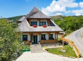 Căsuța din Deal