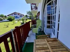 Hendaye a 6mn a pied de la plage parking privé