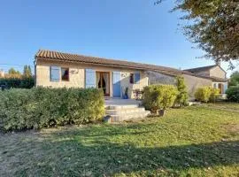Awesome Home In Ambares Et Lagrave