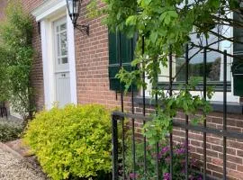 Vernieuwd luxe voorhuis - naast de molens