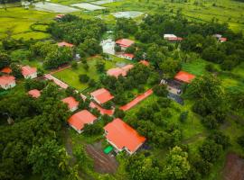 Teak Resort Karjat, hotel sa Karjat