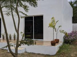MHARI Guest Rooms, hotel mesra haiwan peliharaan di San Juan