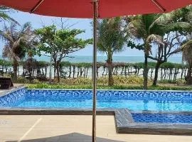 VILLA ARIA RESORT, THE SEA BY 10-50m,Biển và hồ bơi riêng