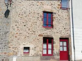 Home, Saint Léonard des bois