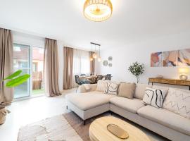 Luxury Apartment Fuengirola Centro by AORA STAY, khách sạn ở Fuengirola