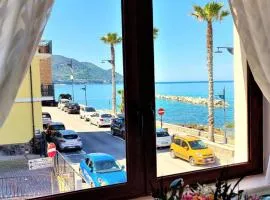 Appartamento panoramico per 4 sul lungomare di Castellabate