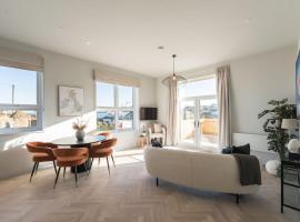 Gwel Y Mor Courtyard by Birch Stays New Home, Hotel in Amlwch