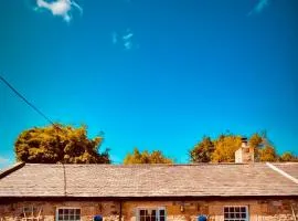 HomeDecor Cottages - Old Stable House