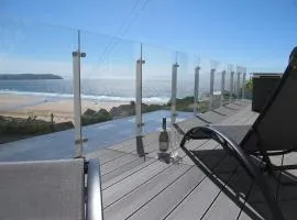 Beautiful 2 bed apartment with stunning sea views