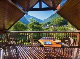 La plus belle vue de Luchon, MENAGE INCLUS
