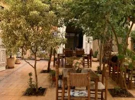 Hostel Laksour