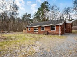 4 Bedroom Nice Home In Hasle، فندق في Hasle