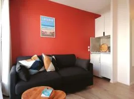 Joli studio front de mer Balcon WIFI vue cour