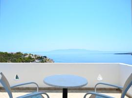 Oneiro Rooms Kythnos, hotel en Kanala