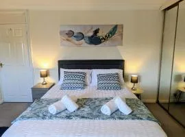 Theatre Severn Town House, Parking & Quarry Views