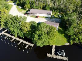 Outdoor Adventure Retreats - Cotton Patch Landing, hotel v destinaci Chocowinity