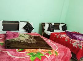 Jbk hotel Yamnotri, hotel v destinaci Kharsālī