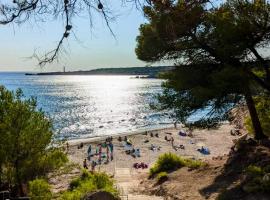 Viesnīca Maison de la plage avec piscine pilsētā Martiga