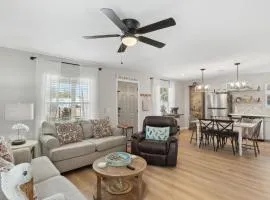 Dog and Golf Cart friendly Near Downtown Centre St