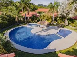 Villagio 30B - Condo Near Playa Potrero