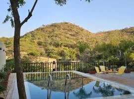Villa Insignia - Full Villa 3 BHK with Private Pool and Parking