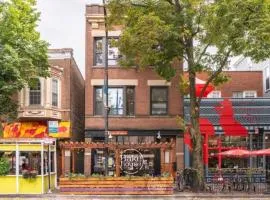 The Roscoe Village Guesthouse