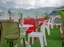 The Green Trails Kasauli I Guaranteed Best Price I Serviced Villa I Open Air Rooftop I Couple Friendly I Pvt Balcony I Kasauli By Exotic Stays