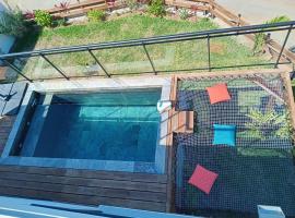 L'Anse des Baleines, Vue panoramique sur l'océan, Piscine & Confort 4 étoiles, casa rústica em Petite Île