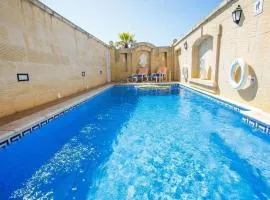 4 Bedroom Holiday Farmhouse with Private Pool