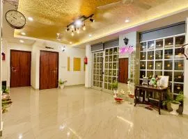 The First Floor I Top Rated Boutique Homestay I Near Lekhraj Metro Lucknow