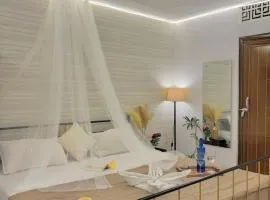 The First Floor I Top Rated Boutique Homestay I Near Lekhraj Metro Lucknow