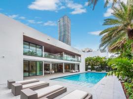 Luxury 6-Bedroom Villa stunning 3-story estate, hotel in Golden Beach
