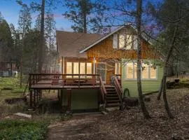 Cozy Mountain Retreat – Relax and Explore home