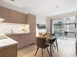 Central Apartment w Private Balcony in Oslo