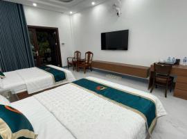 Bach Dai Dung Hotel 2, hotel com piscina em Ha Tinh