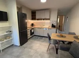 Leonidio Apartment Zenith-Nadir
