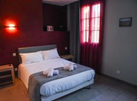 Hôtel du vieux pont, hotel v destinaci Mazères